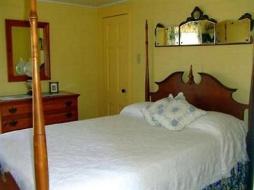 The Bed And Breakfast At Peace Hill Charles City Exterior photo